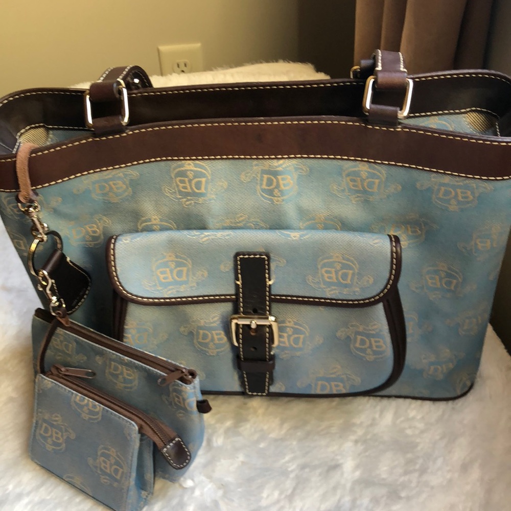 NWOT Dooney & Bourke 4 Piece Purse Set, Blue/ Beige DB Logo Purse accessories